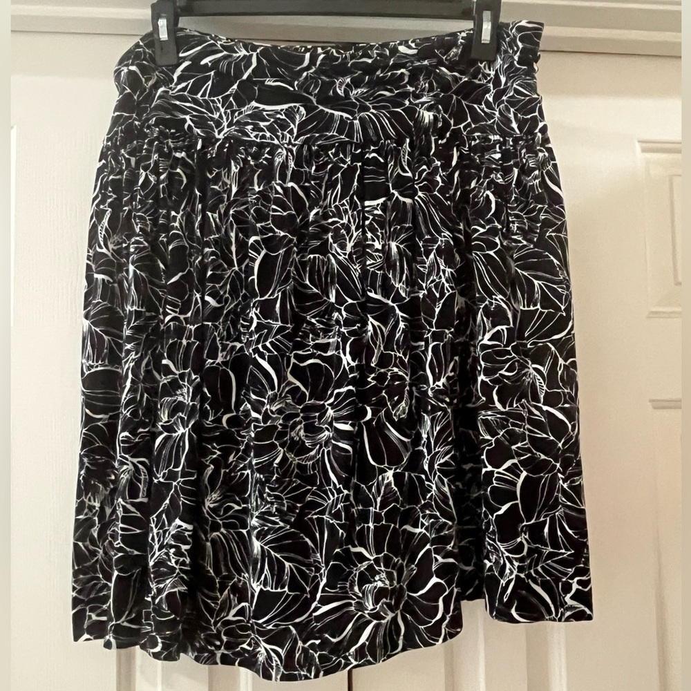 ❤️ Lane Bryant black and white skirt